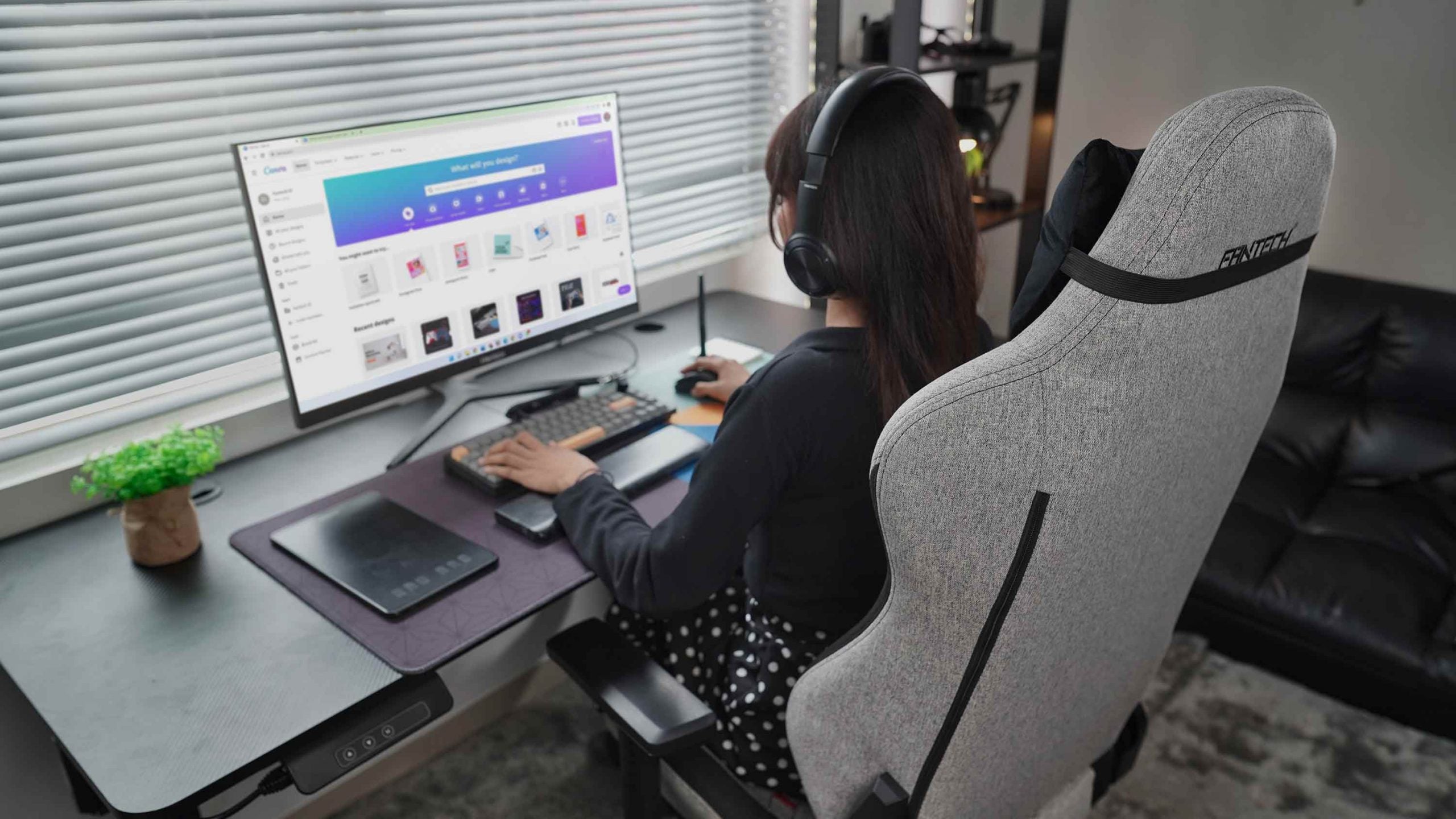 FANTECH LEDARE GC192 GAMING CHAIR FANTECH LEDARE GC192 GAMING CHAIR